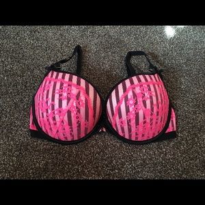 Victoria secret very sexy bra